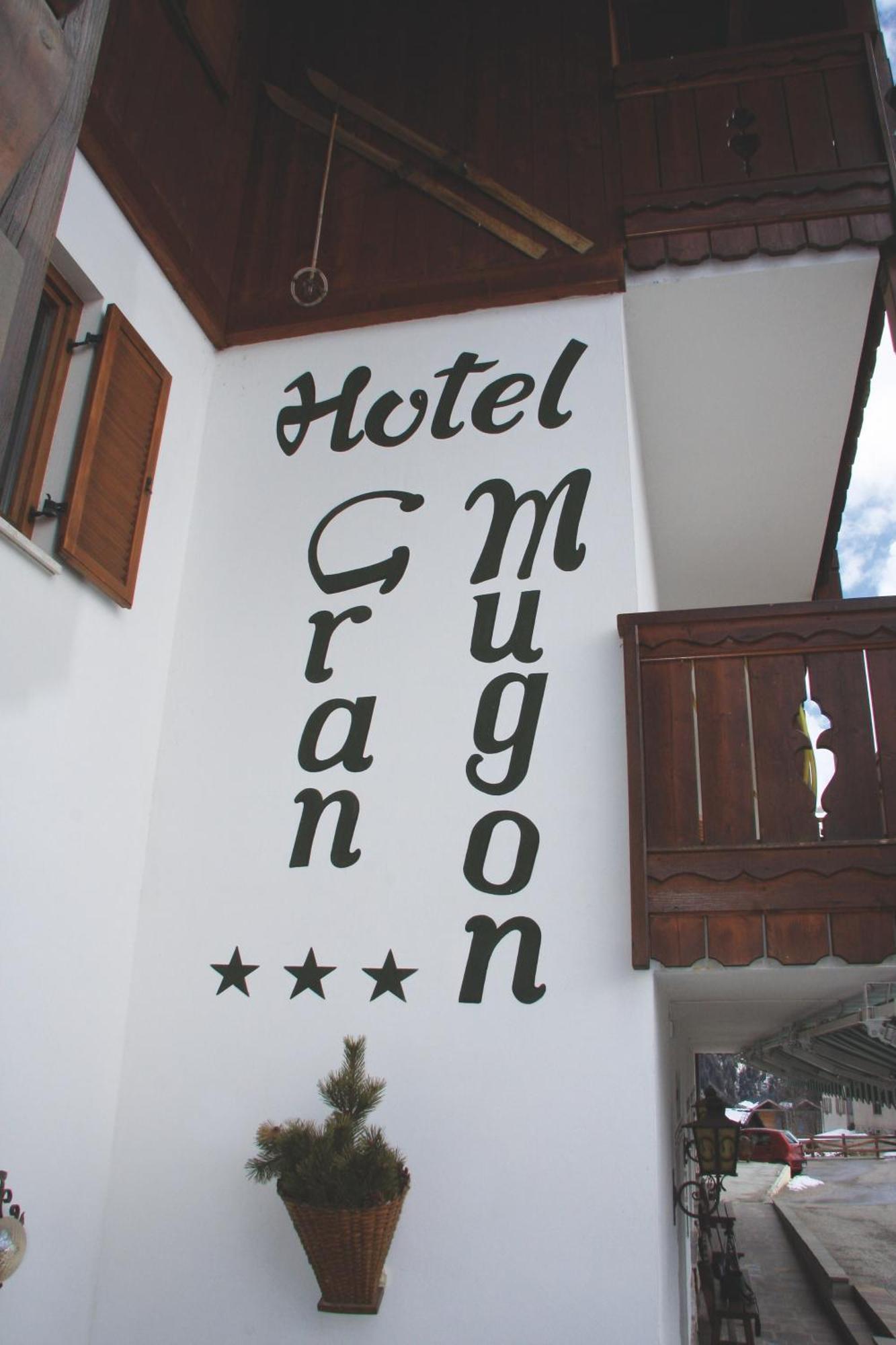 Hotel Gran Mugon Vigo di Fassa Exterior photo